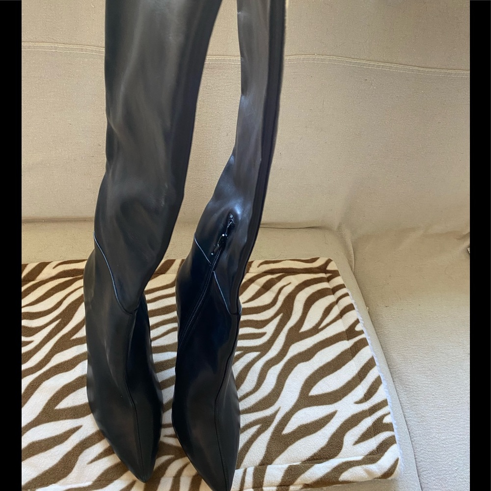 Guess boot